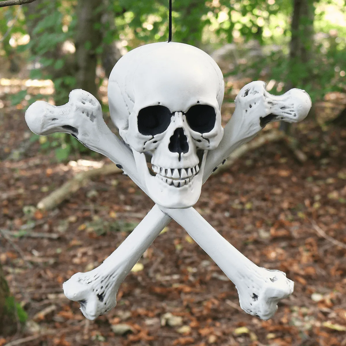 Hanging Skull & Crossbones Halloween Party Prop Decoration 42cm